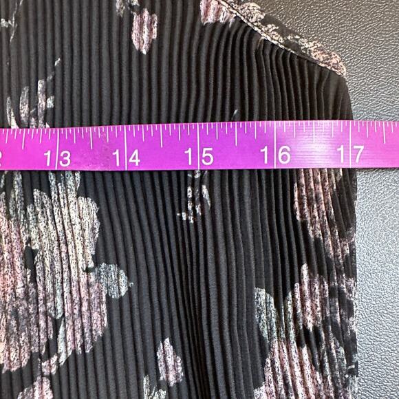 Maurices Dark Floral Print Pleated Front Tie Front Halter Top Size M - Picture 7 of 8